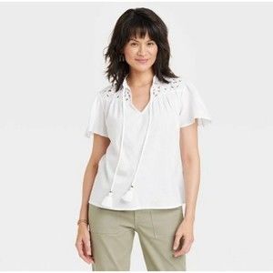 Women's Knox Rose V-Neck Woven Eyelet Top White